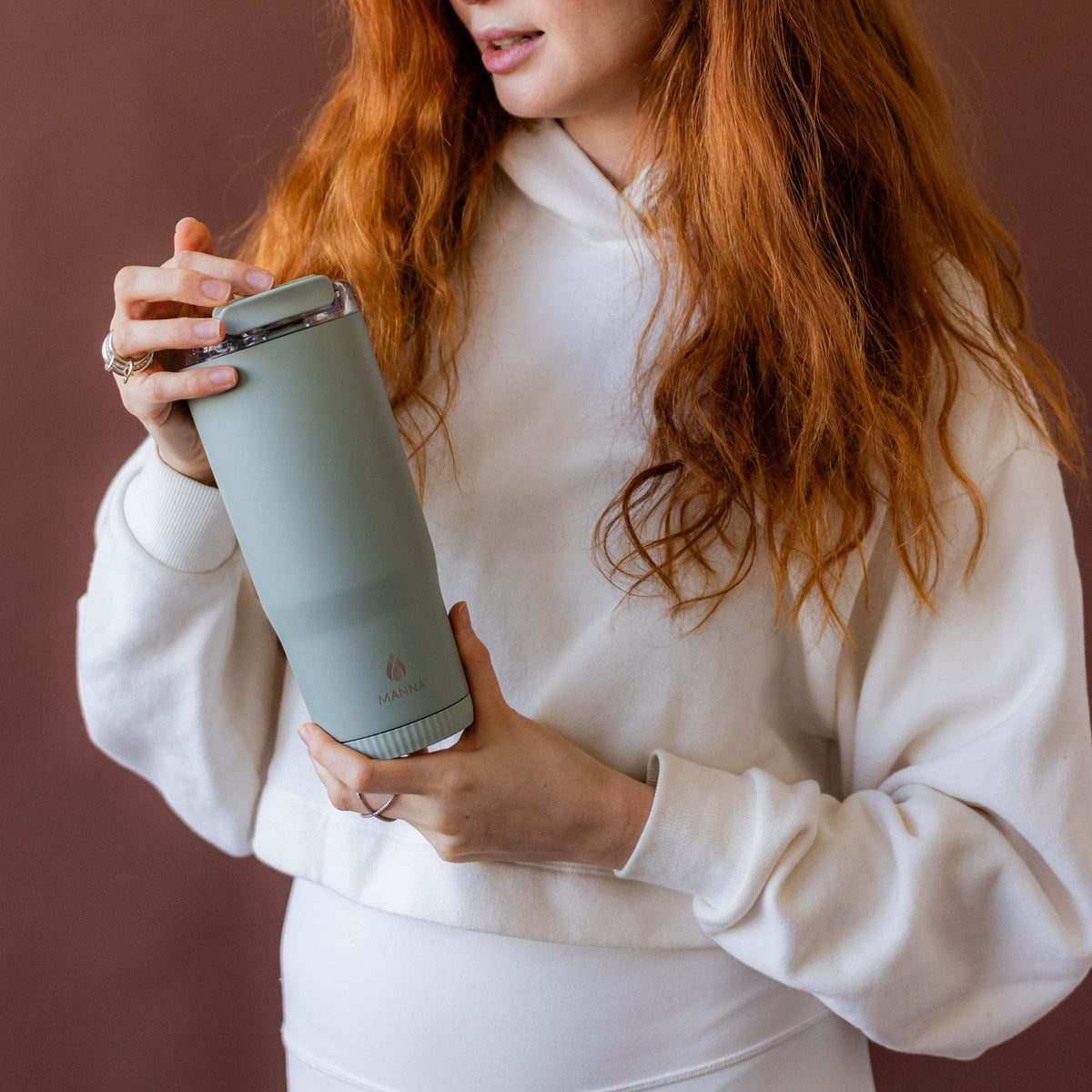 30-oz-groove-tumbler-t7 4Manna_Website_Lifestyles-17.jpg